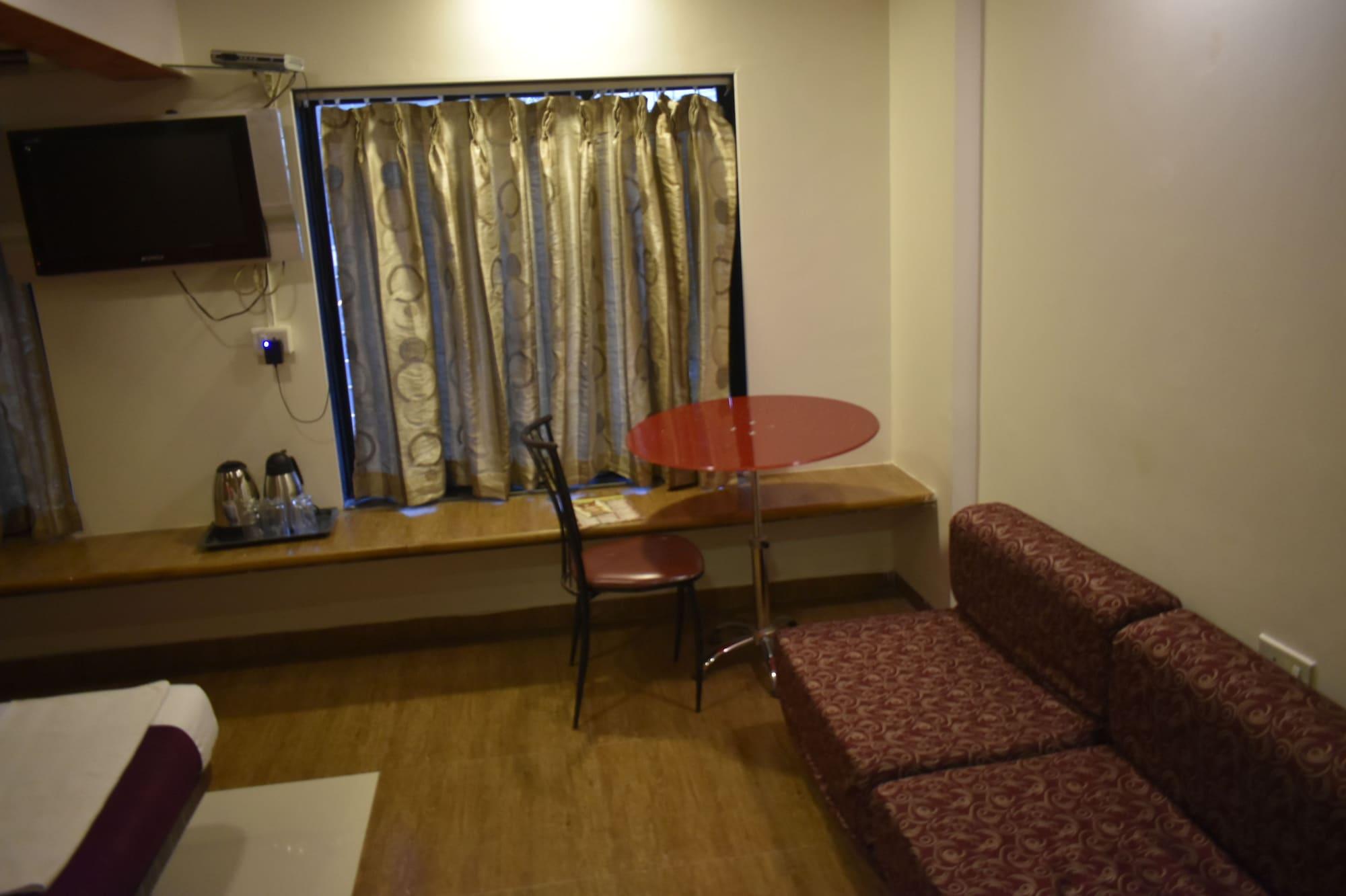 โฮเทล อาร์มา คอร์ท Hotel มุมไบ ภายนอก รูปภาพ